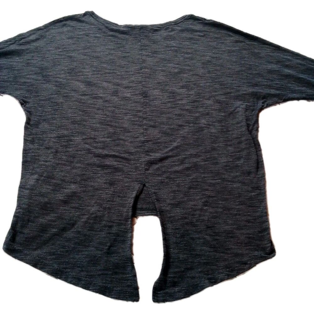 Women Athleta Lightweight Gray Athletic Long Sleeve Shirt Splitting Back Size Xs